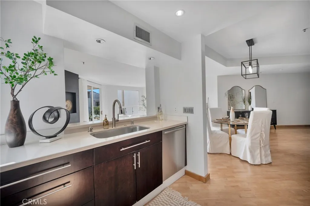 245 Main Street 208, Venice, California 90291 home-pic-14